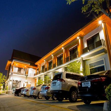 Aziss Boutique Hotel - Sha Plus Phitsanulok Exteriör bild