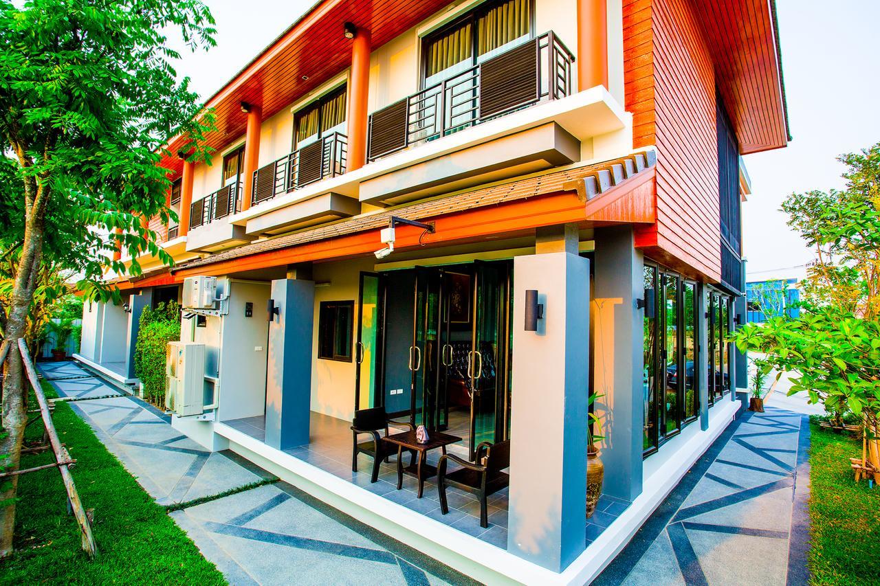 Aziss Boutique Hotel - Sha Plus Phitsanulok Exteriör bild