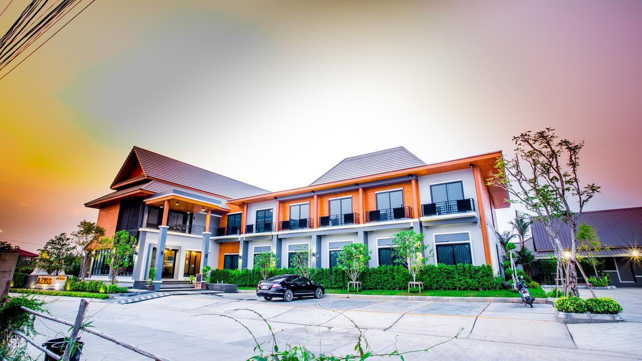 Aziss Boutique Hotel - Sha Plus Phitsanulok Exteriör bild