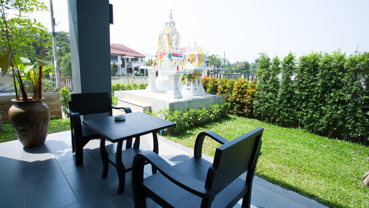 Aziss Boutique Hotel - Sha Plus Phitsanulok Exteriör bild