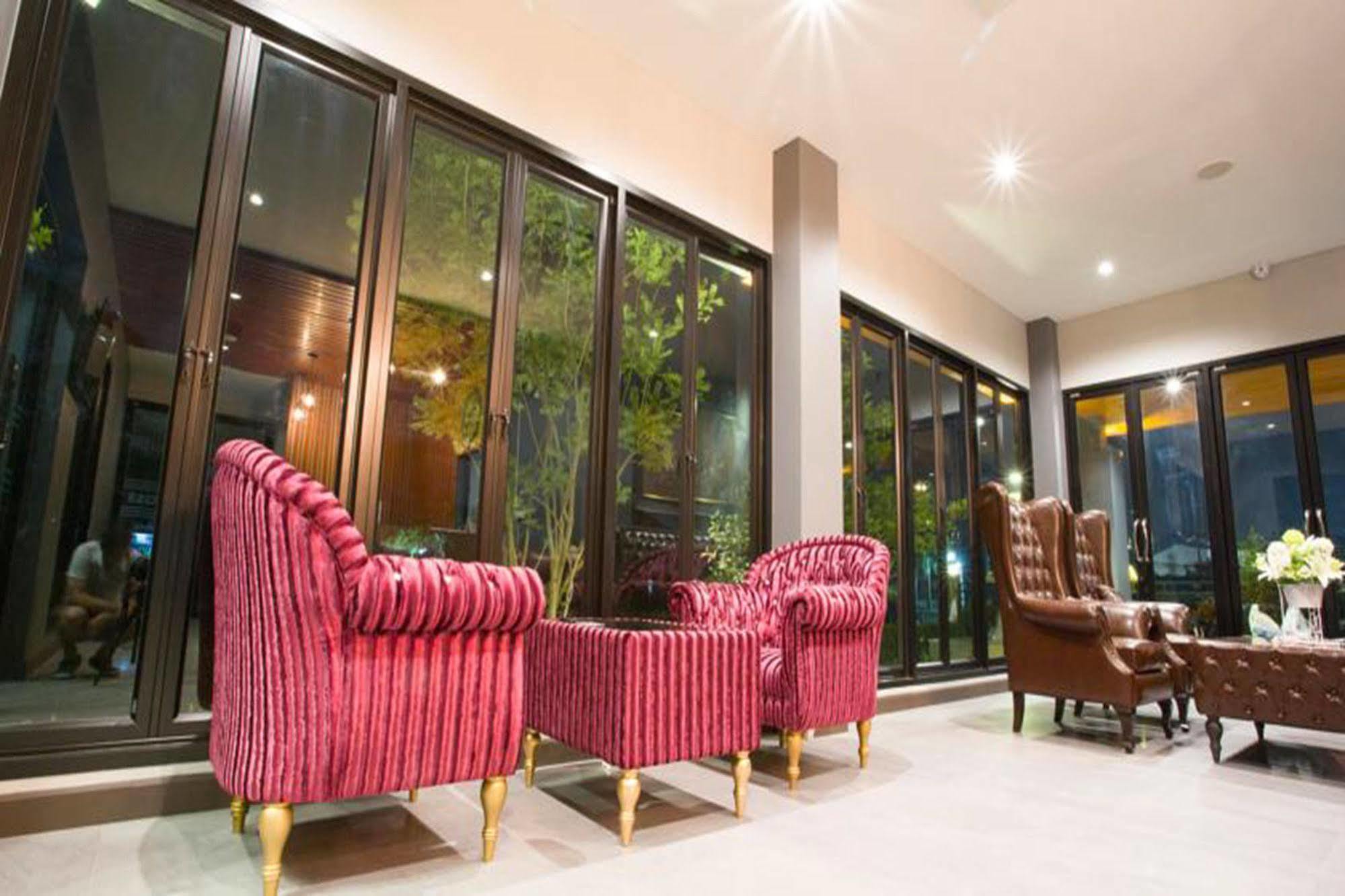 Aziss Boutique Hotel - Sha Plus Phitsanulok Exteriör bild